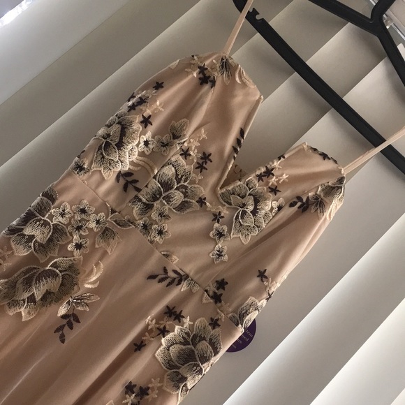 NWT Champagne/ nude maxi dress - Picture 2 of 4